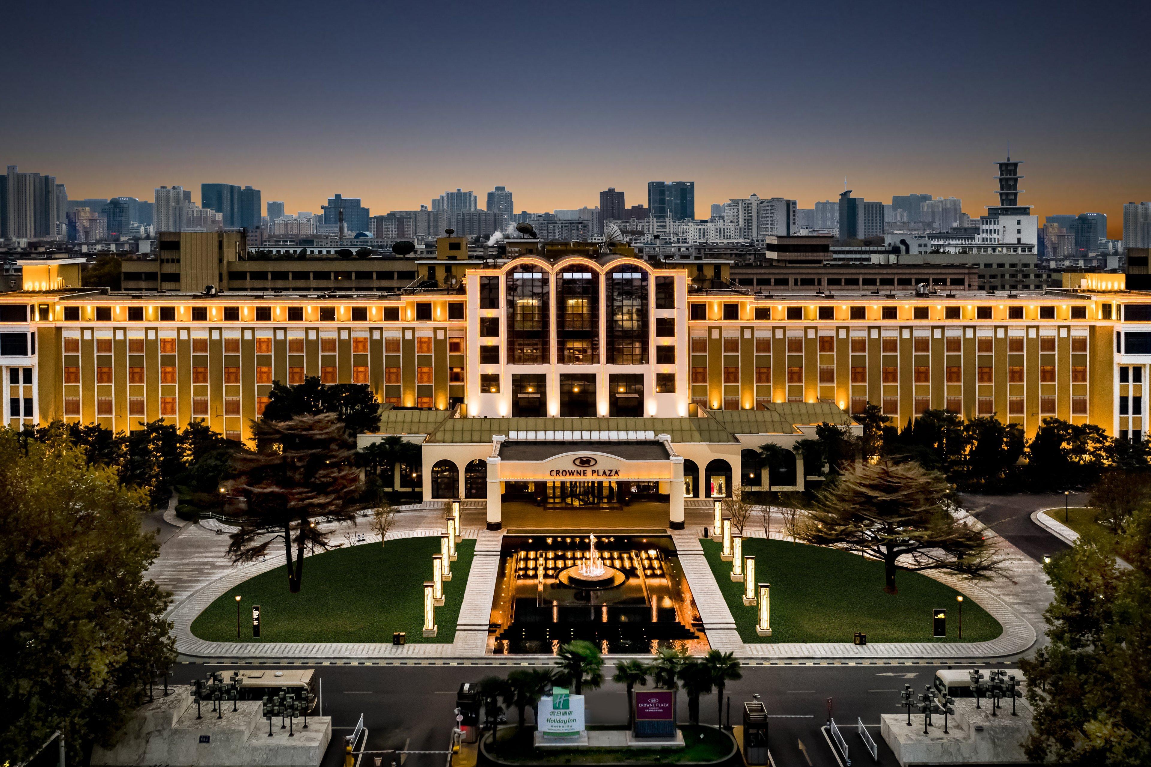 Crowne Plaza Zhengzhou By Ihg Hotel Екстериор снимка