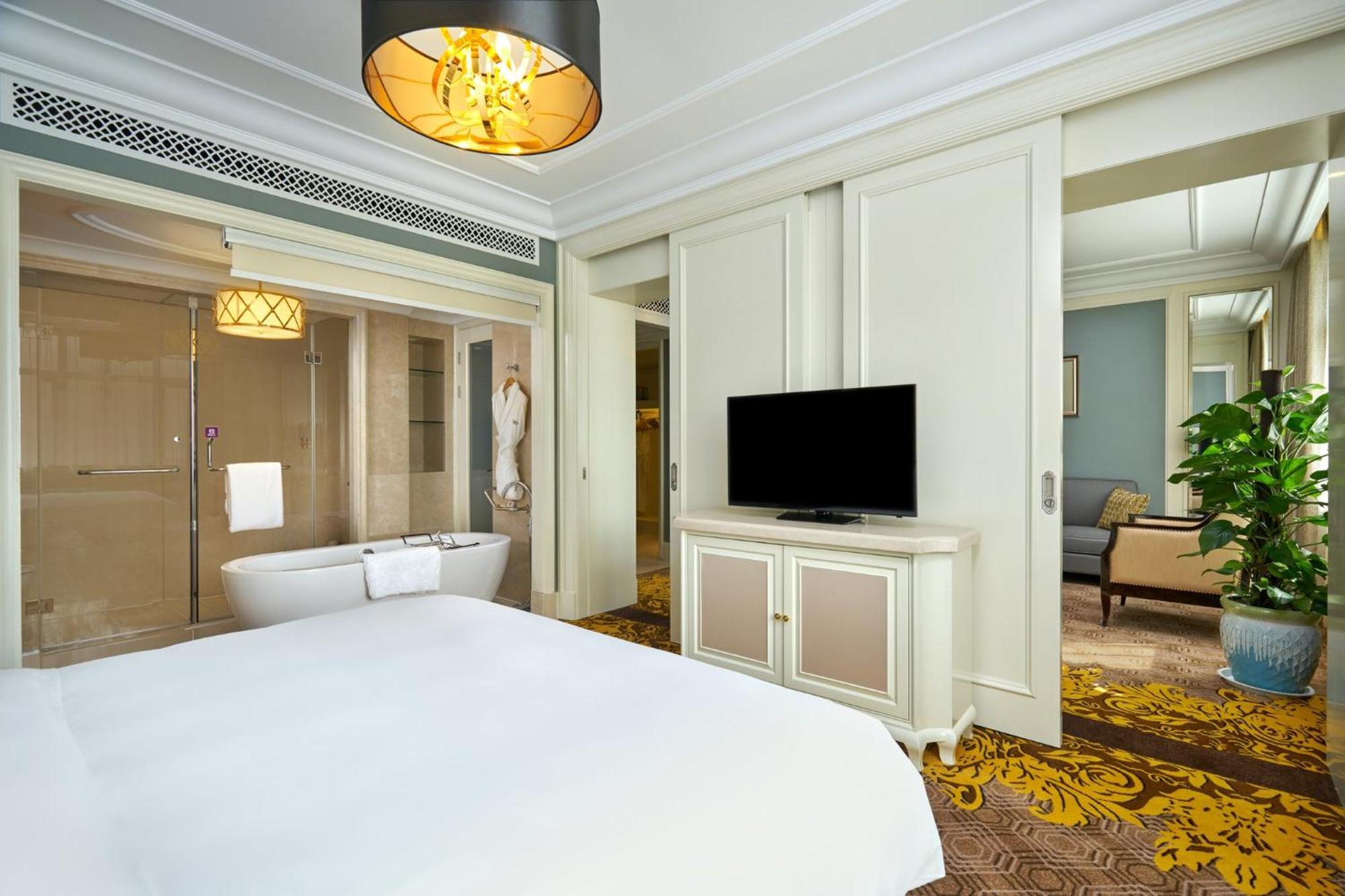 Crowne Plaza Zhengzhou By Ihg Hotel Екстериор снимка